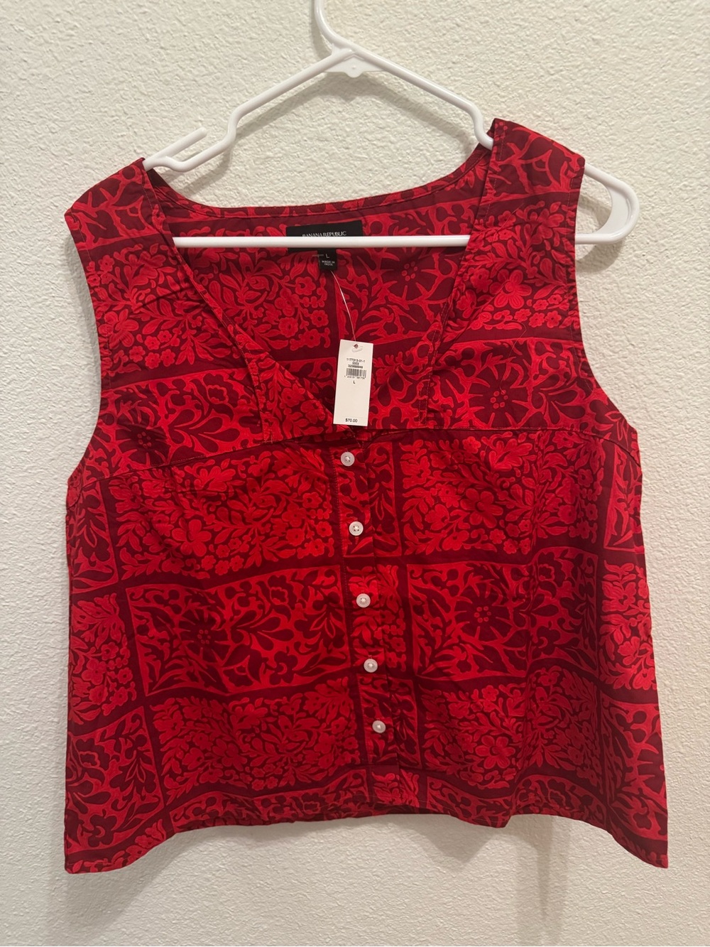 NWT Banana Republic Sleeveless Red Printed Button-Front Women’s Top